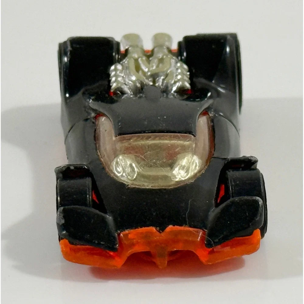 Hot Wheels Vulture Diecast Car Kids 1:64 Black Orange Futuristic Racing Toy